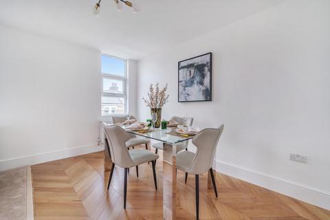 2 bedroom flat for sale, Hetley Road, Shepherds Bush, London, W12