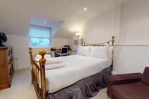 1 bedroom flat for sale, Goldhawk Road, London, W12