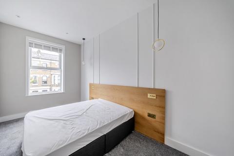 2 bedroom flat for sale, Hetley Road, London, W12