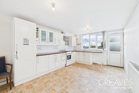 3 bedroom end of terrace house for sale, St Michaels Avenue, Gedling, Nottingham