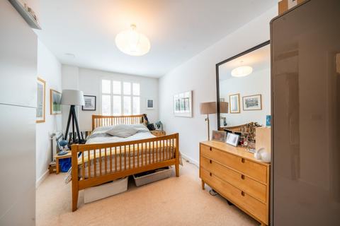 2 bedroom flat for sale, Dobson Walk, Camberwell, London, SE5