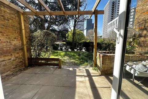 1 bedroom ground floor flat to rent, Park Hill Road, East Croydon