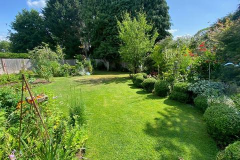 4 bedroom detached house for sale, Lynton Avenue, Stafford