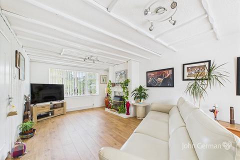 4 bedroom detached house for sale, Lynton Avenue, Stafford