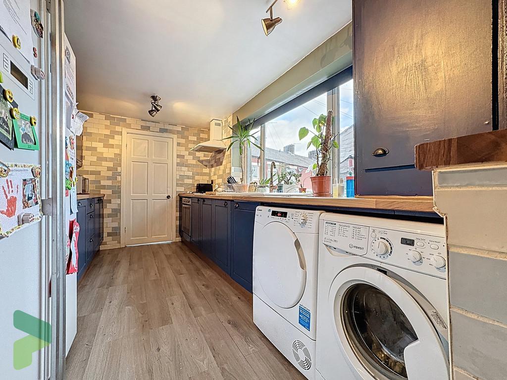 Fitted kitchen