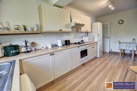 2 bedroom semi-detached bungalow for sale, Ravensbourne Avenue, East Boldon