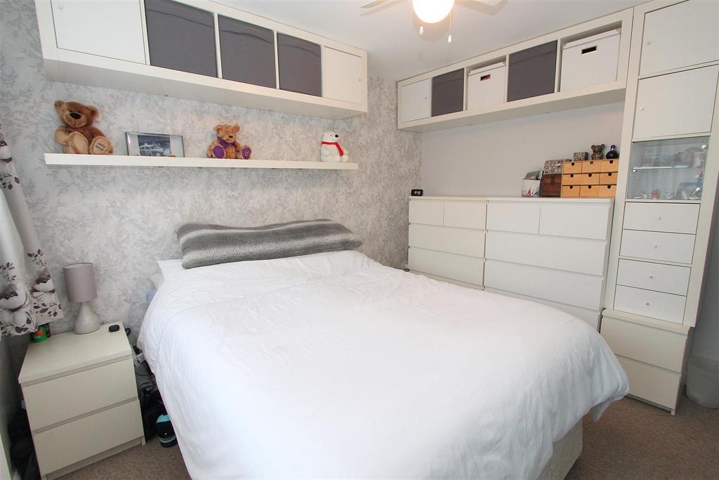 Bed 1b.JPG