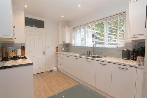 undefined, Manor Road, Wallington SM6
