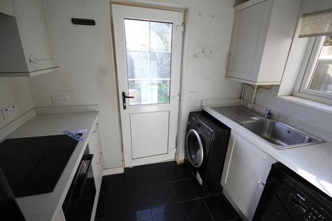 3 bedroom semi-detached house for sale, Wealden Close, Crowborough