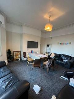 9 bedroom house to rent, Cardigan Road, Leeds