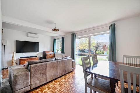 4 bedroom detached house for sale, Vincent Close, Fetcham, KT22