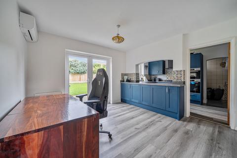 4 bedroom detached house for sale, Vincent Close, Fetcham, KT22