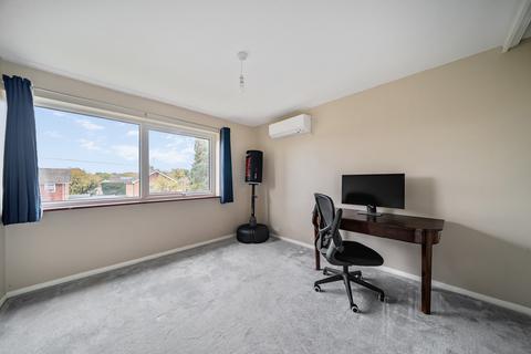 10 Vincent Close, Fetcham, Leatherhead, KT22 9PB