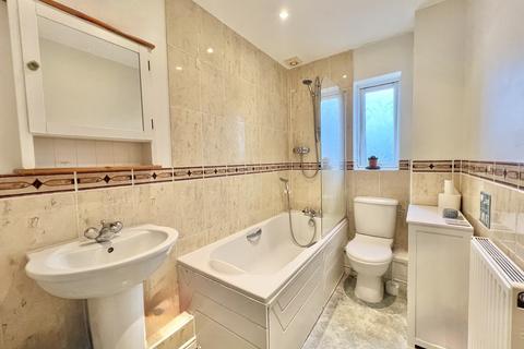 undefined, Windsor Close, Farnborough GU14