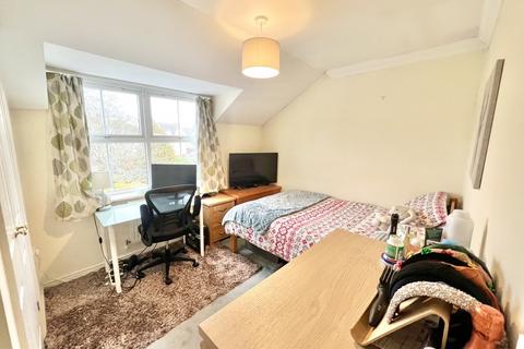 undefined, Windsor Close, Farnborough GU14