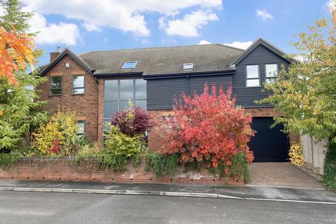 4 bedroom detached house for sale, Quarndon Heights, Allestree