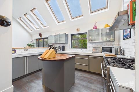 4 bedroom detached house for sale, Quarndon Heights, Allestree