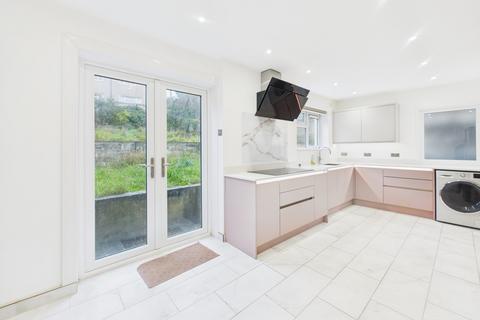 3 bedroom semi-detached house to rent, Blandford Road, Plymouth PL3