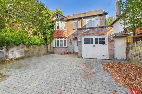 undefined, Compton Avenue, Luton LU4