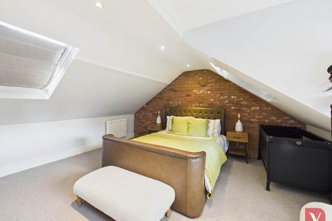 undefined, Compton Avenue, Luton LU4