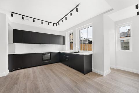 2 bedroom ground floor flat for sale, Abbotsford Avenue, London N15