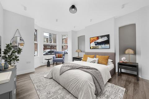 2 bedroom ground floor flat for sale, Abbotsford Avenue, London N15