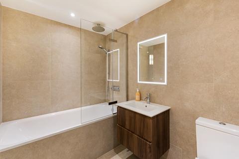 3 bedroom apartment to rent, London SW7