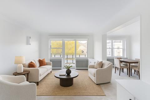 3 bedroom apartment to rent, London SW7