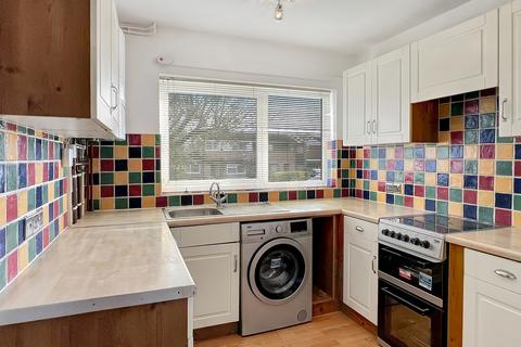 3 bedroom terraced house to rent, Caraway Road, Cambridge CB21