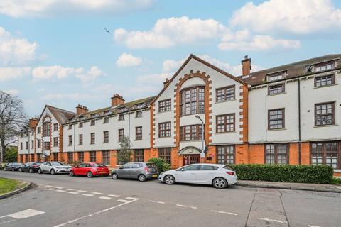 undefined, Hood Lodge, Aldersbrook, London, E11