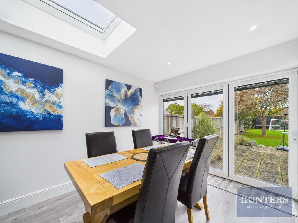 Kitchen / Dining Area