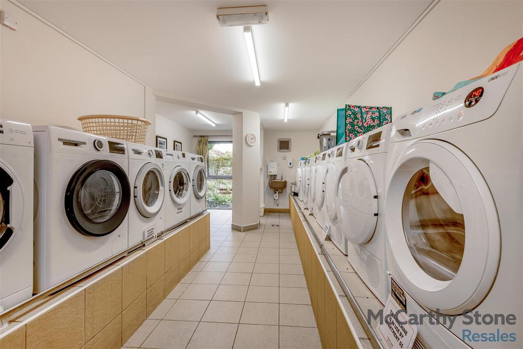 8667784-interior20.jpg