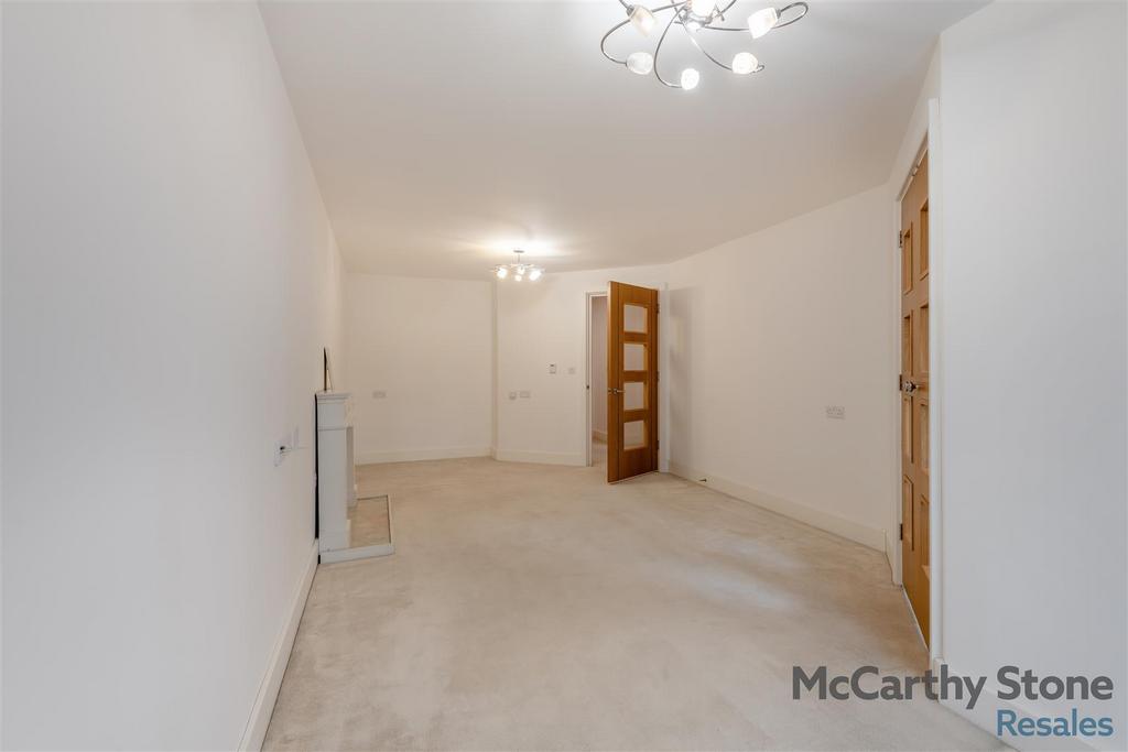 8667784-interior06.jpg