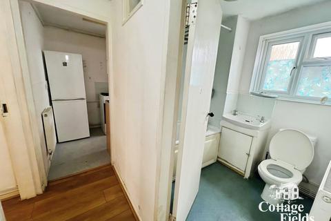 undefined, Southbury Avenue, Enfield, EN1