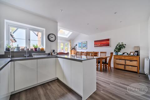 4 bedroom semi-detached house for sale, Charrington Close, Alton, Hampshire, GU34