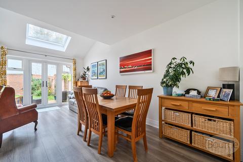 4 bedroom semi-detached house for sale, Charrington Close, Alton, Hampshire, GU34