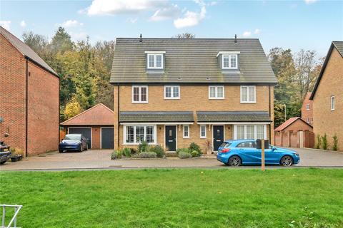 undefined, Charrington Close, Alton, Hampshire, GU34