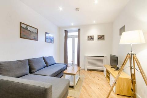 Studio to rent, Penywern Road, London SW5