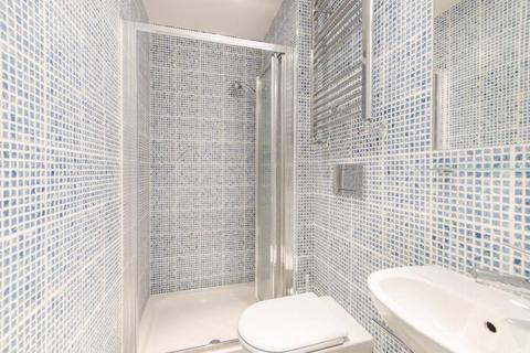 Studio to rent, Penywern Road, London SW5