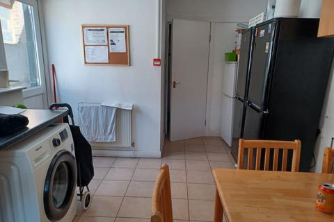 1 bedroom retirement property to rent, 36 Ham Park Rd, E15