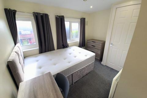 4 bedroom semi-detached house for sale, Talbot View, Leeds