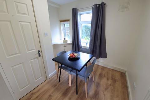 4 bedroom semi-detached house for sale, Talbot View, Leeds
