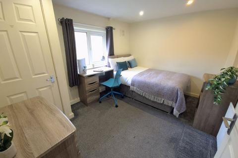 4 bedroom semi-detached house for sale, Talbot View, Leeds