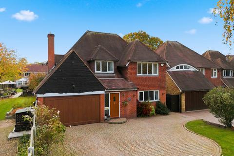 4 bedroom detached house for sale, Hutton Village, Hutton, CM13