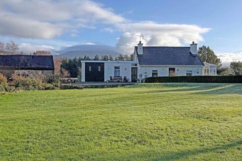 3 bedroom detached house for sale, Penisarwaun, Caernarfon, Gwynedd, LL55