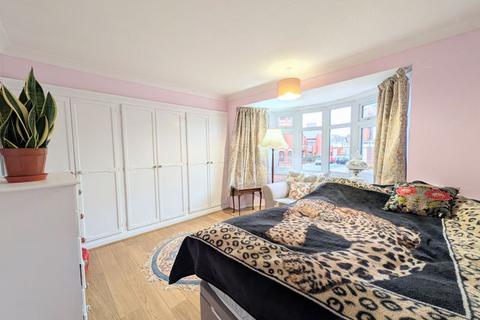 3 bedroom semi-detached house for sale, GRIMSBY ROAD, CLEETHORPES