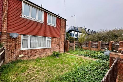 3 bedroom semi-detached house for sale, Swallowfield, Ashford TN24