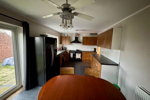 3 bedroom semi-detached house for sale, Swallowfield, Ashford TN24