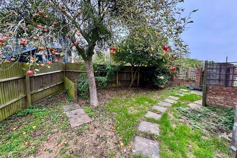 3 bedroom semi-detached house for sale, Swallowfield, Ashford TN24
