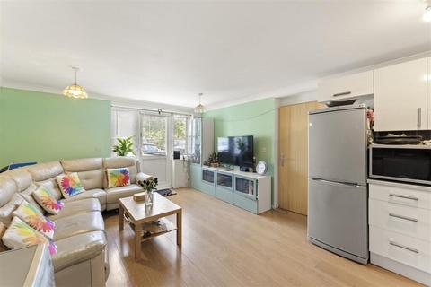 2 bedroom flat for sale, St. Giles Close, Hounslow, TW5 0AW